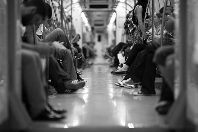 In der Bahn Platzangst fühlen - oder erfolgreich behandeln